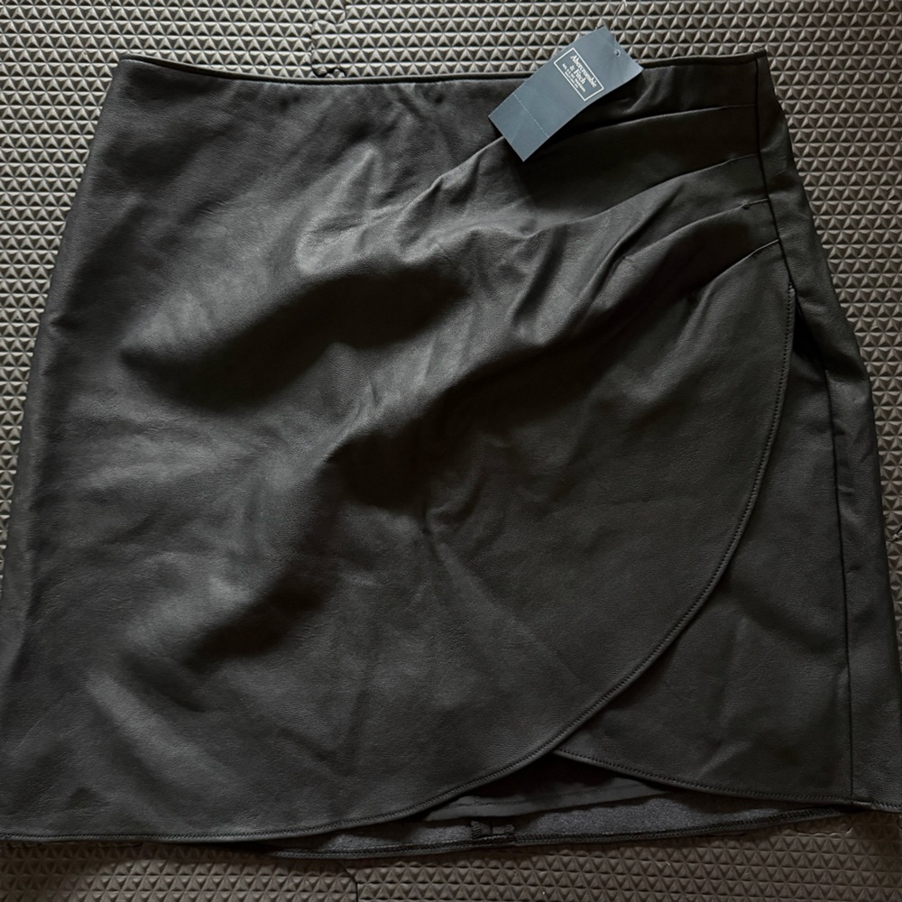 Abercrombie & Fitch Black Faux Leather Wrap Mini Skirt NWT Asymmetrical Zip